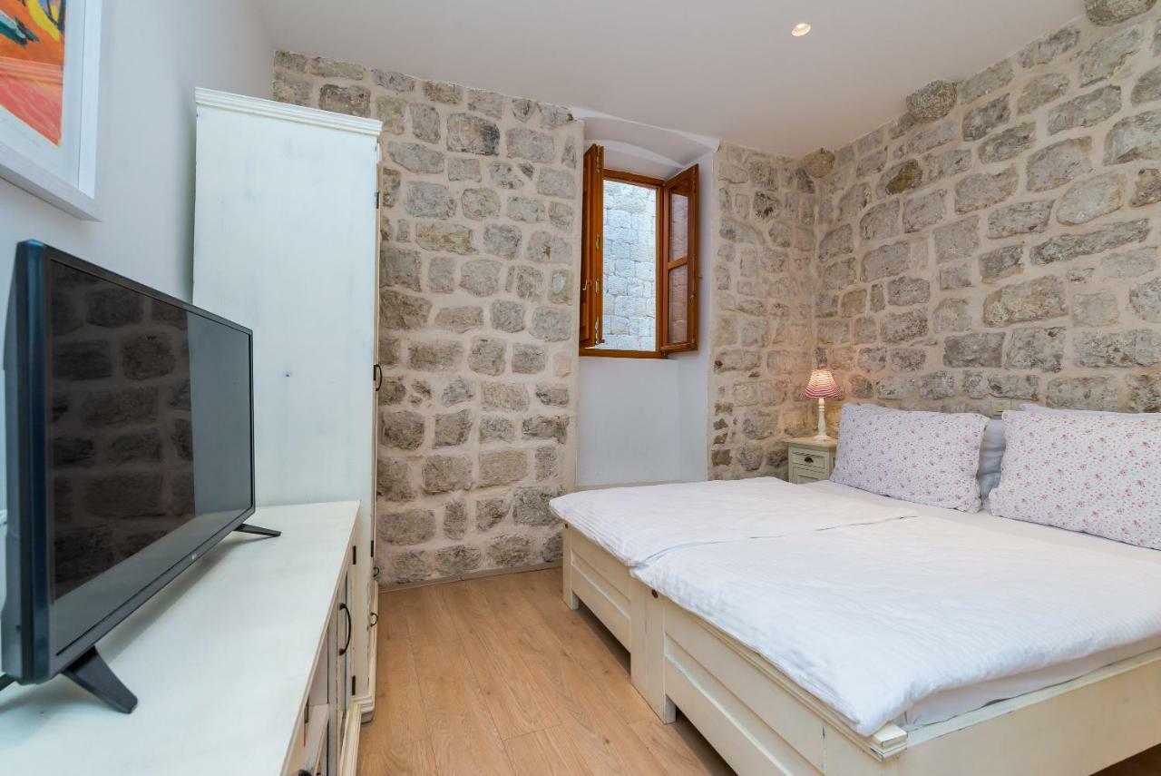 Historical Old Town Apartment *