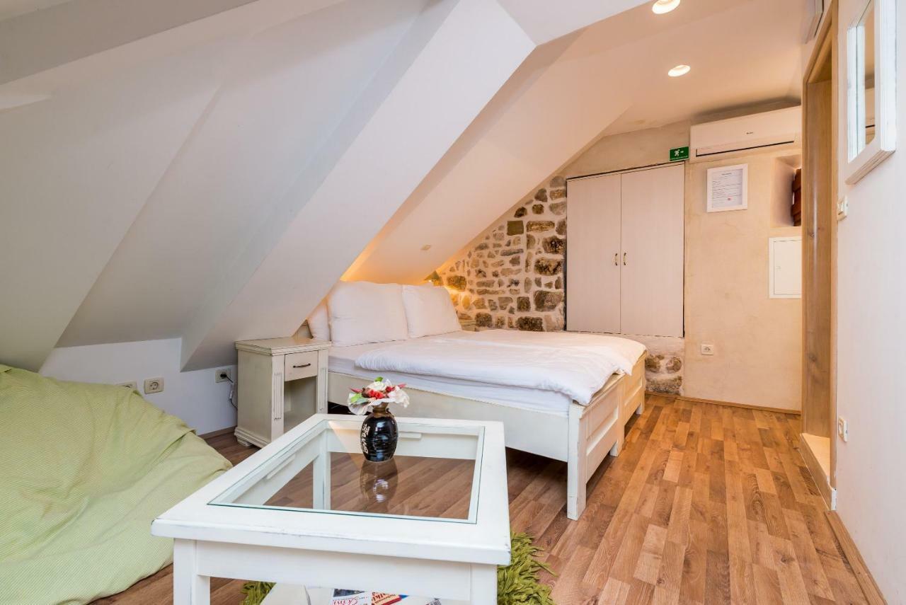 Historical Old Town Apartment