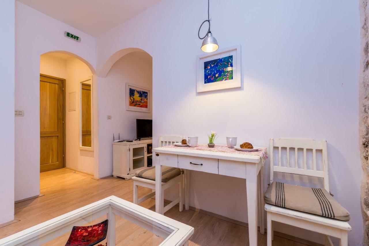 Historical Old Town Apartment *