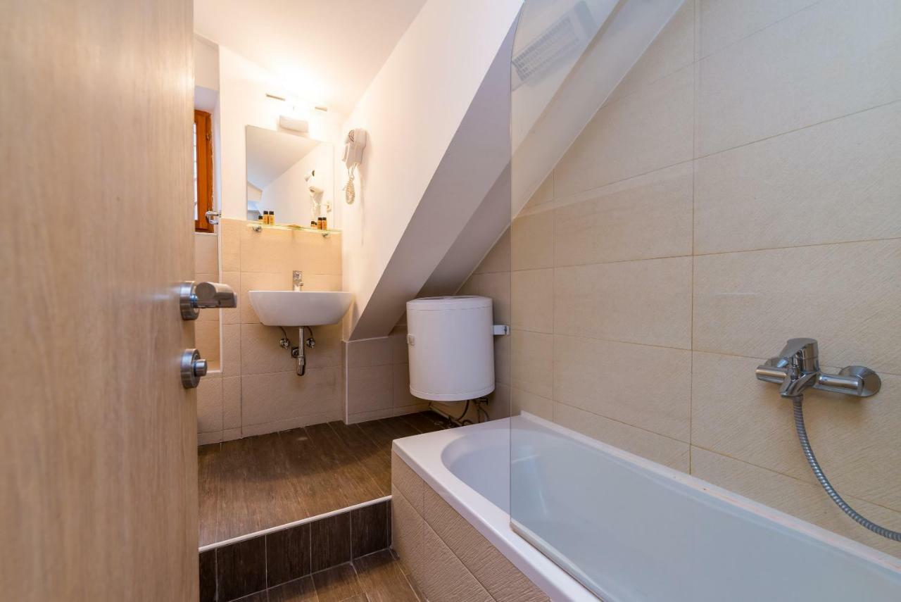 Historical Old Town Apartment *