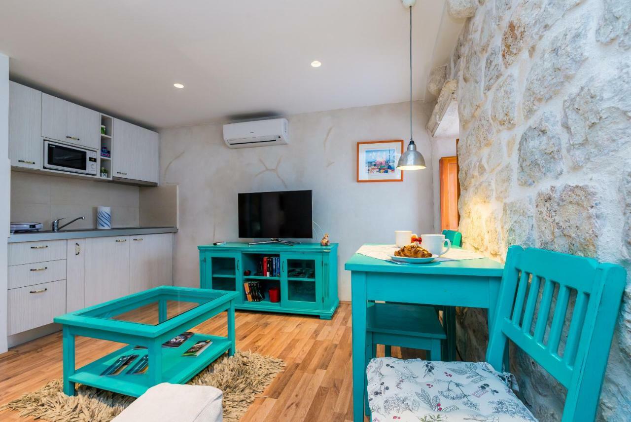 Historical Old Town Apartment *